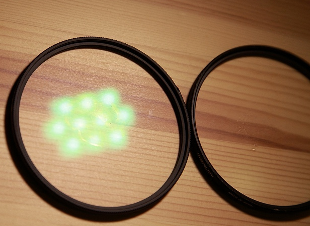 偏光镜对比:左边是优质的cpl偏光镜,右边是劣质cpl偏光镜.